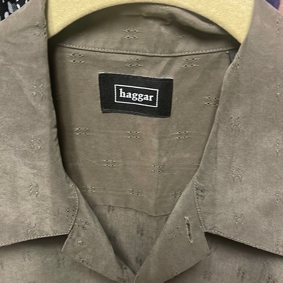 Haggar Silk like shirt for men. Size L - Picture 2 of 4
